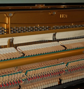 Yamaha Klavier U3 G schwarz poliert.