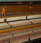 Yamaha Klavier U3 schwarz poliert.