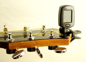 TUNER CHROMATIC CLIP STAGG CTU-C5 BK / BK